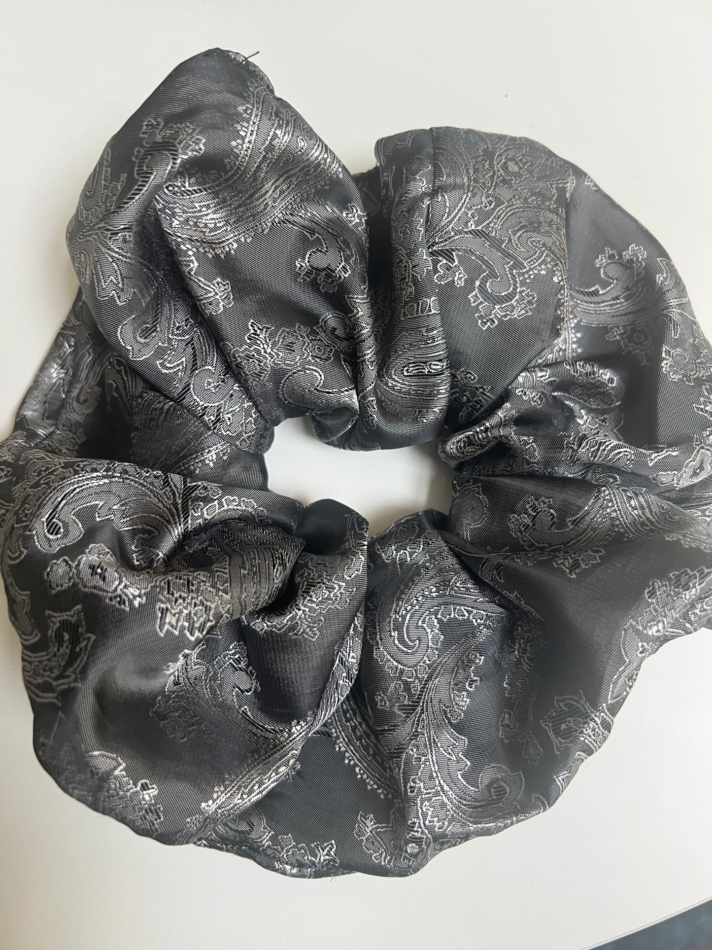 Giant scrunchie in grey