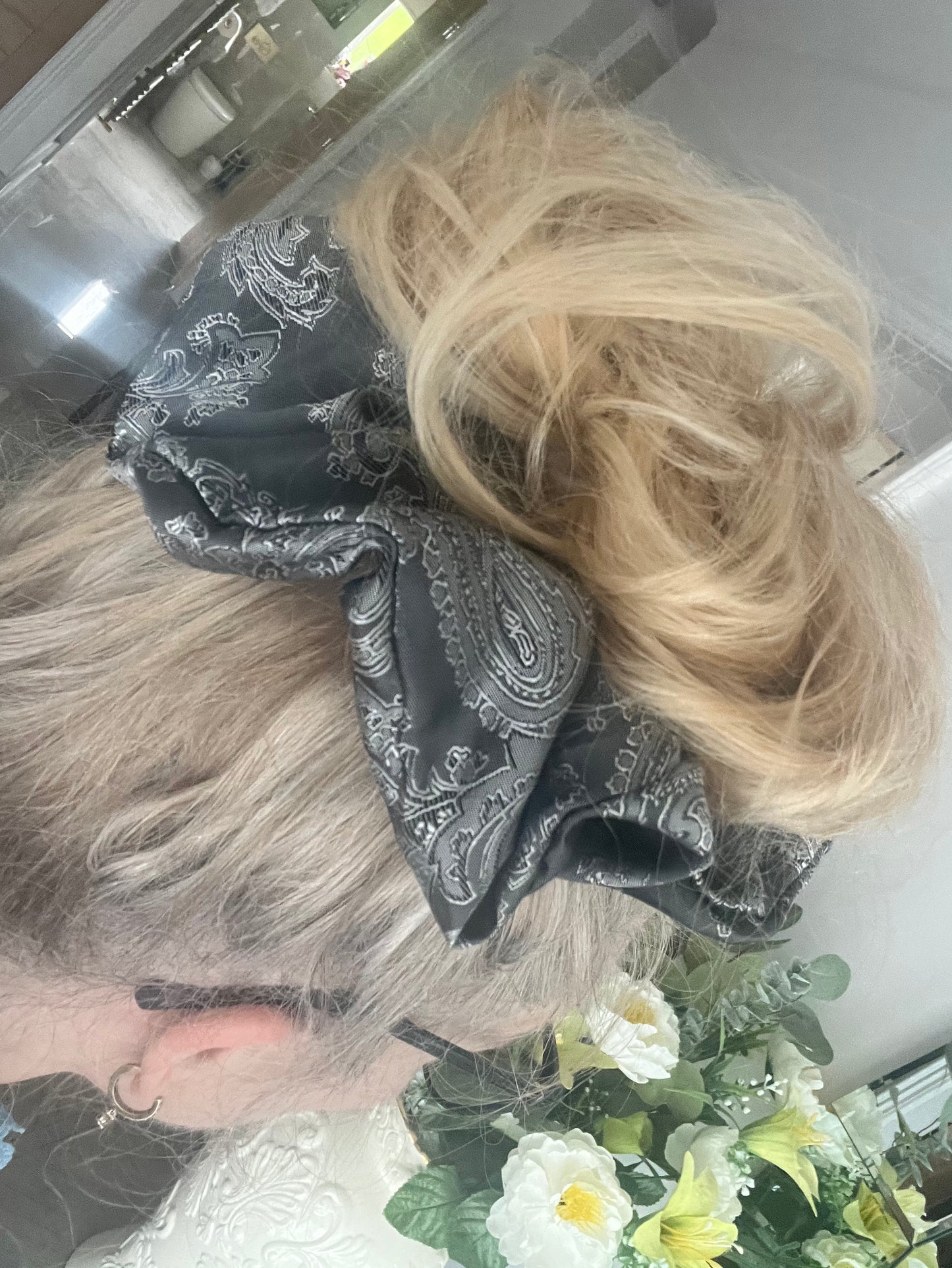 Giant scrunchie in grey
