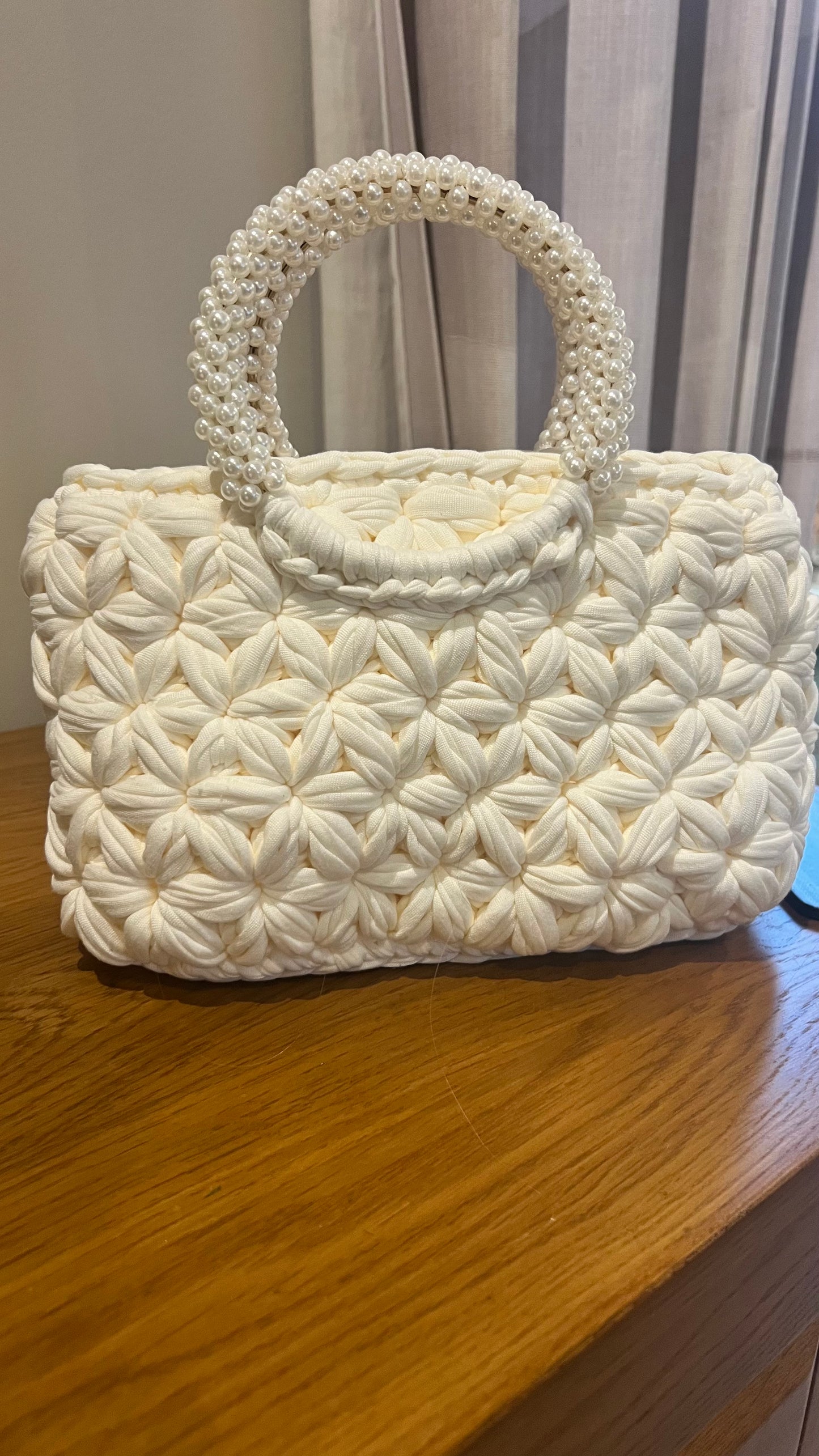 White star flower mini bag with beaded round handles